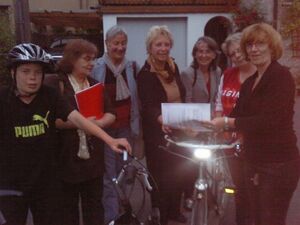 AsF mit Marion Reuther und Fahrradfahrern aus Randersacker